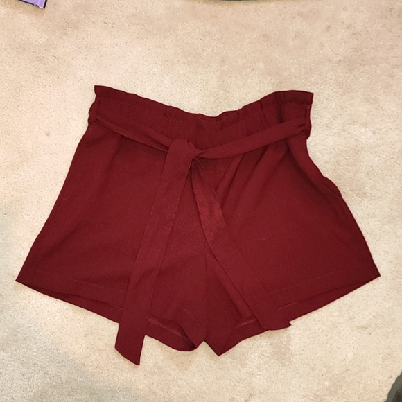 Burgundy paper bag shorts from Loft, with cute tie belt and pockets size M - Picture 1 of 5